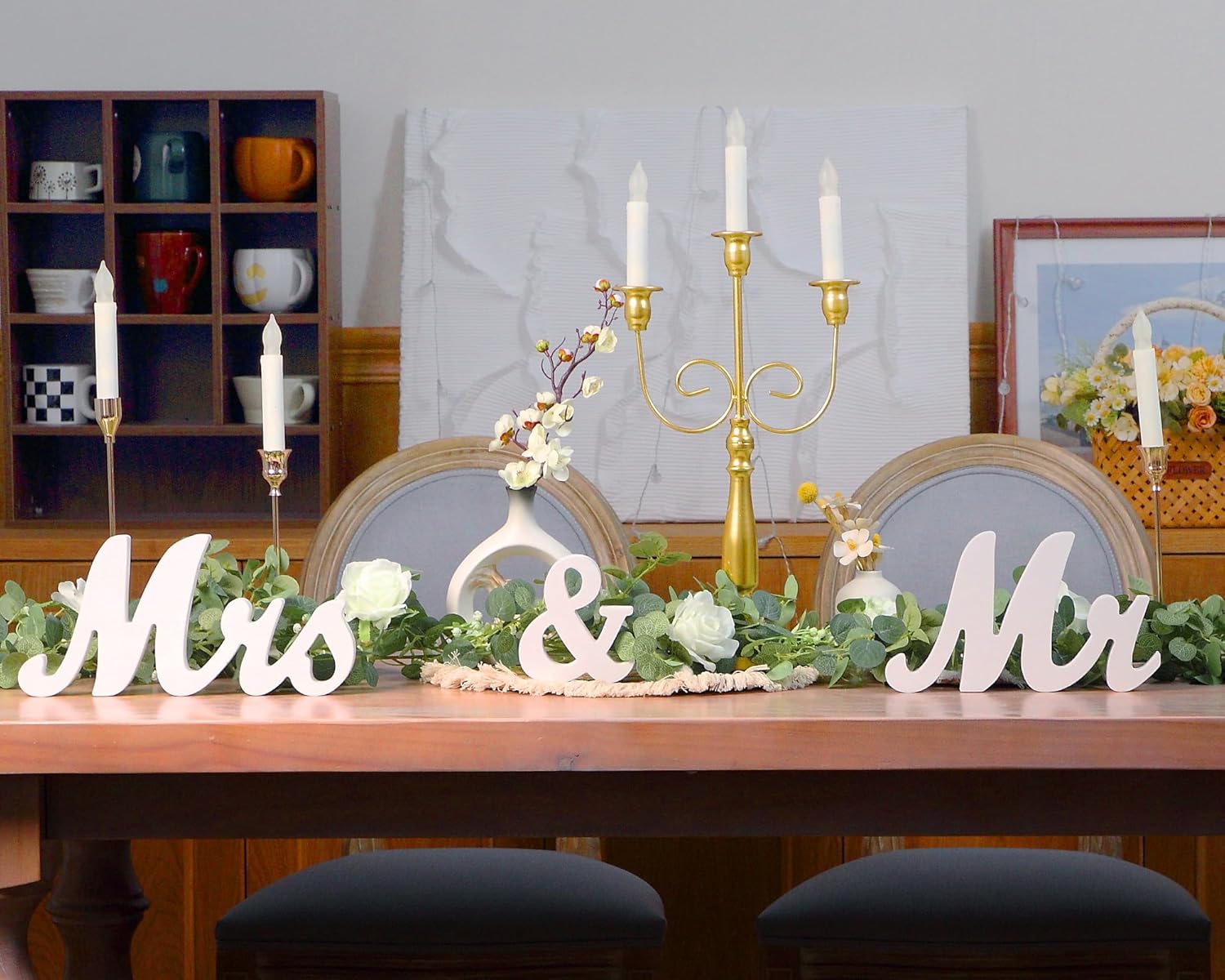 2pcs White Mr Mrs Wedding Table Signs with Artificial Flowers Garland